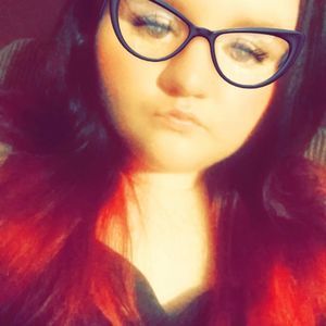 Meet your Posher, Chloe